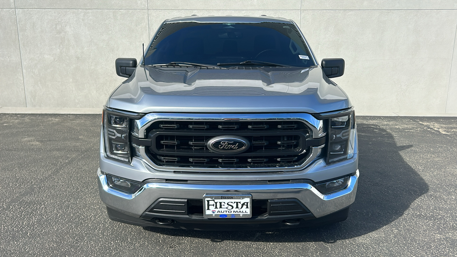 2023 Ford F-150 XLT 2