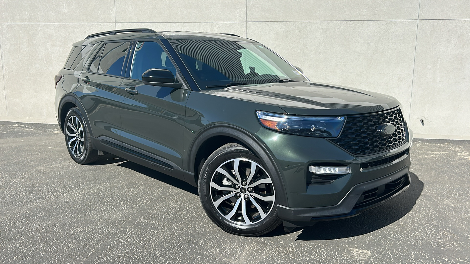 2023 Ford Explorer ST 1