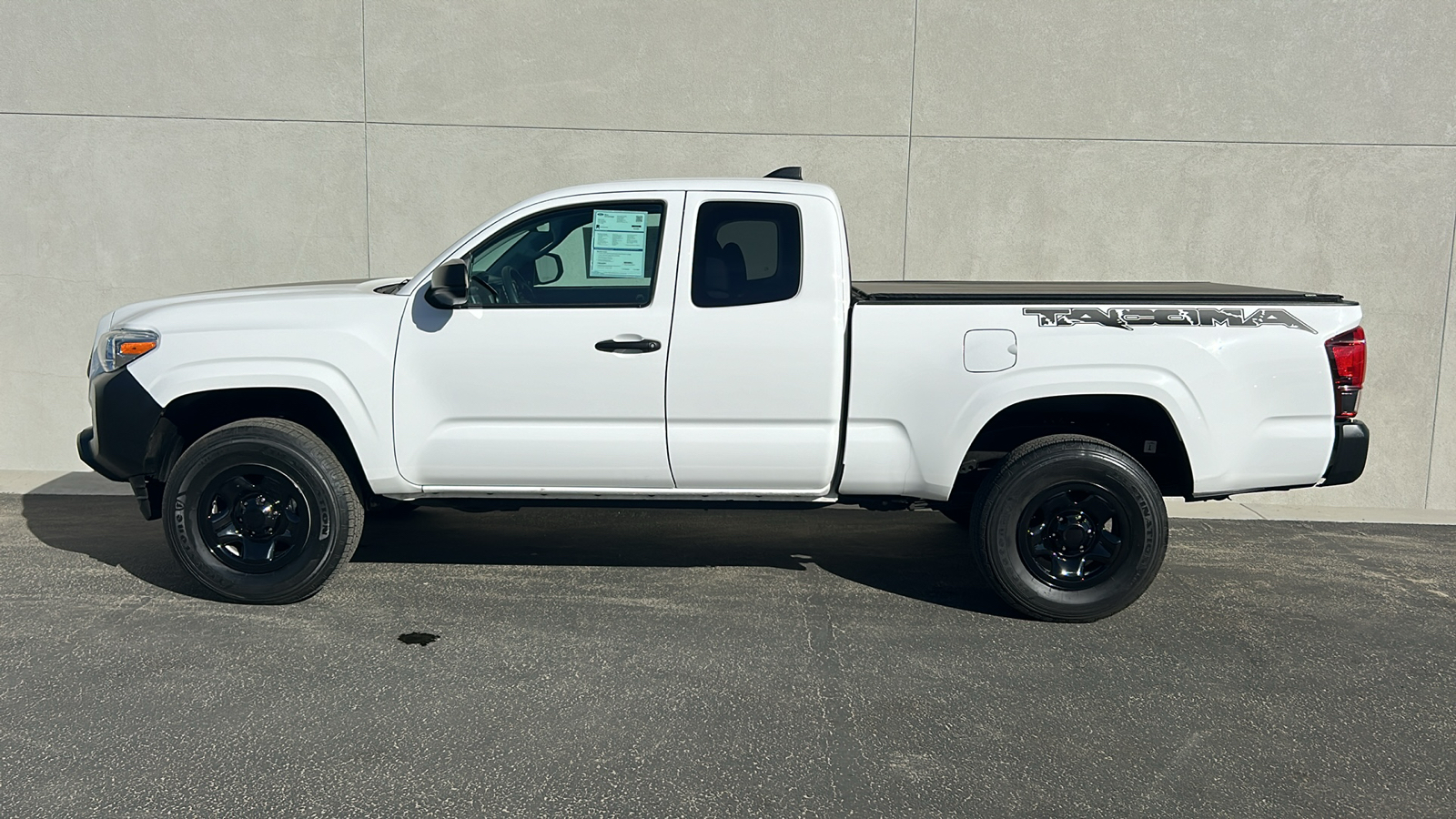 2022 Toyota Tacoma SR 5