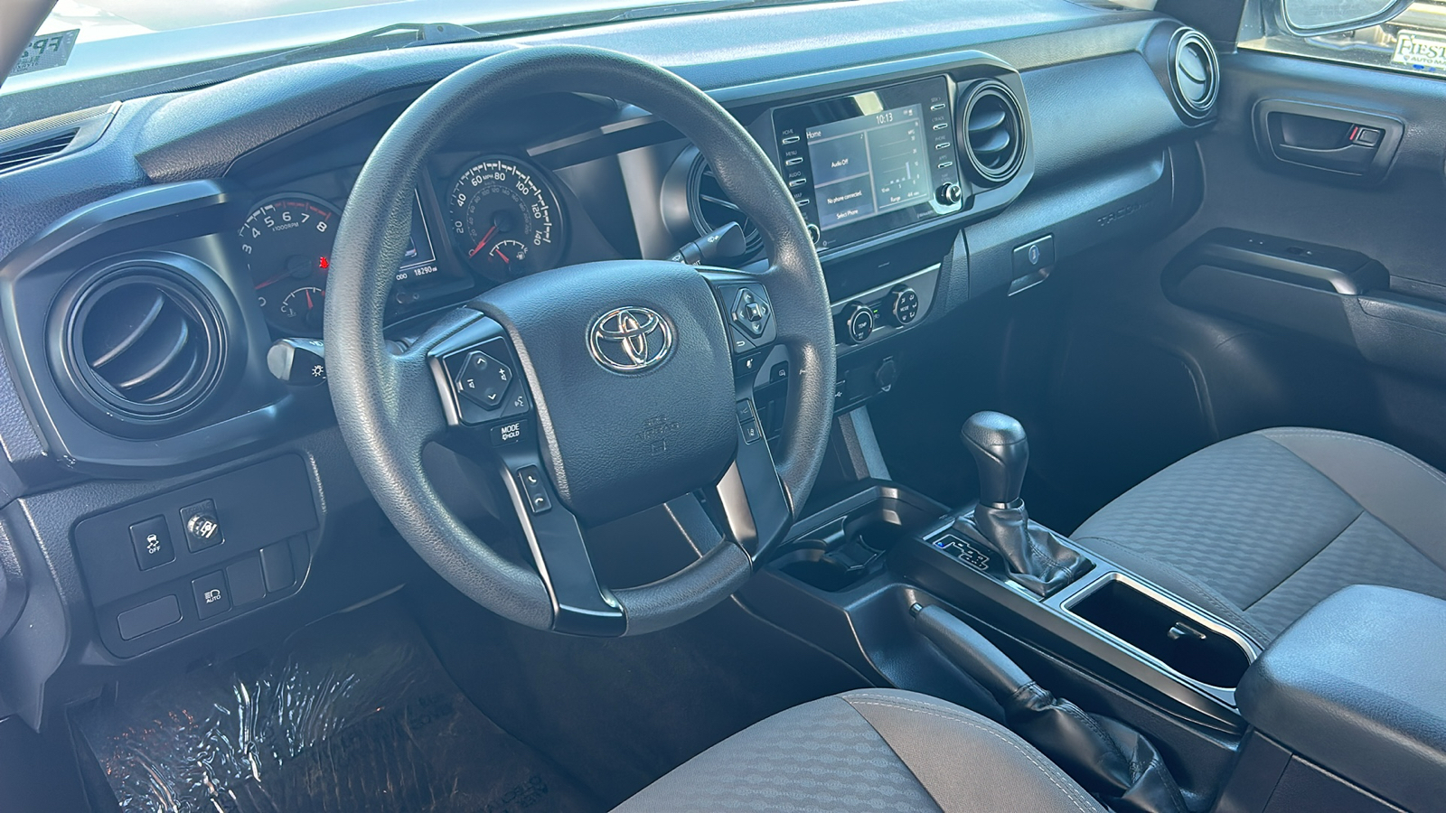 2022 Toyota Tacoma SR 10