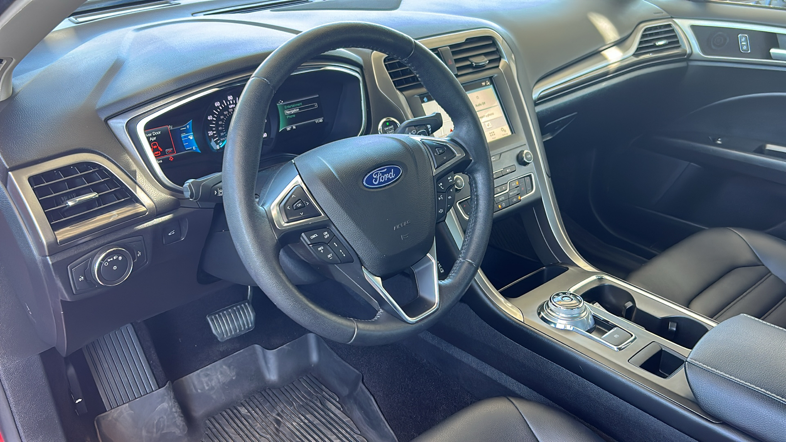 2019 Ford Fusion SEL 23