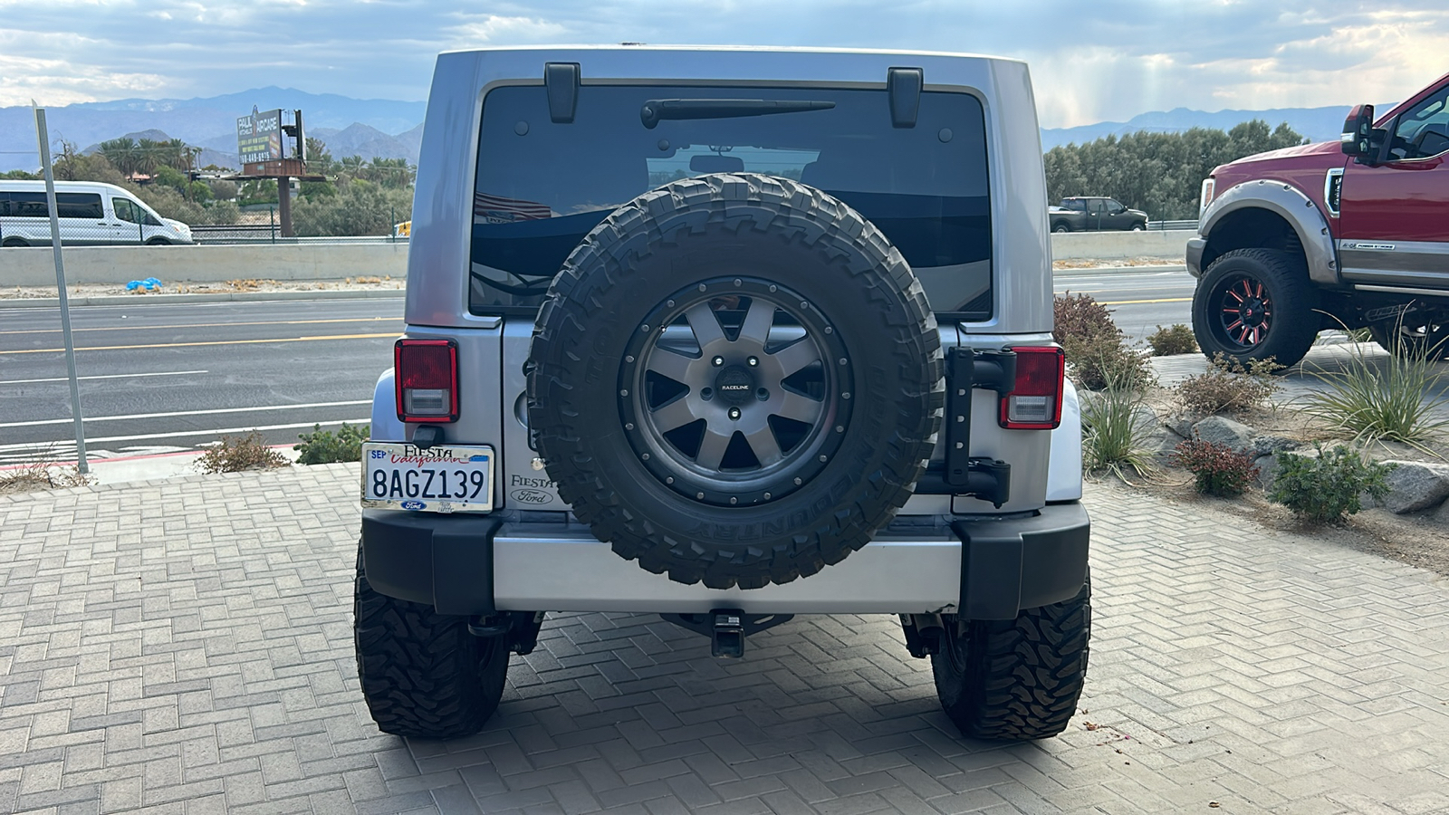 2017 Jeep Wrangler Unlimited Sahara 3