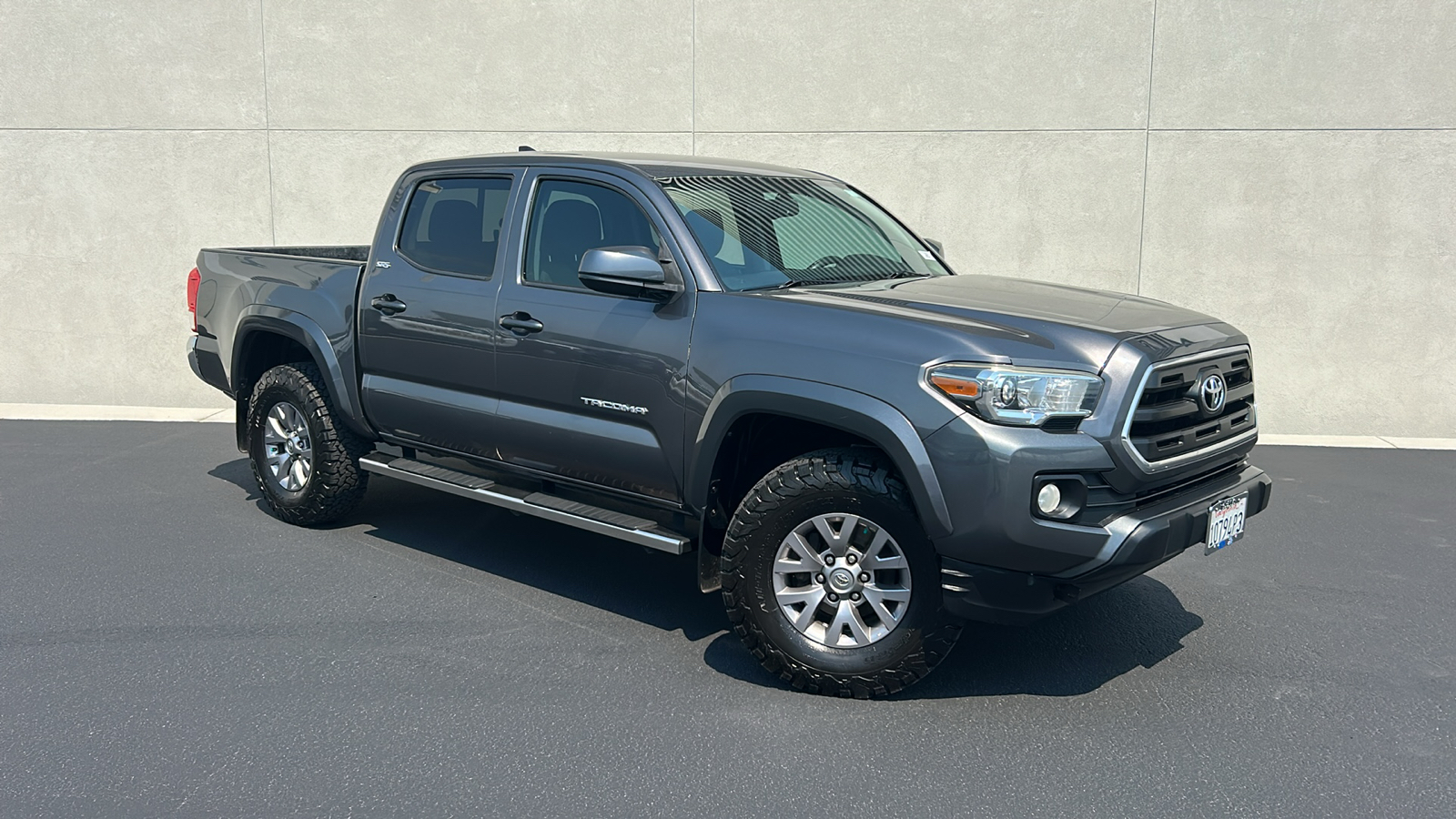 2017 Toyota Tacoma SR5 1