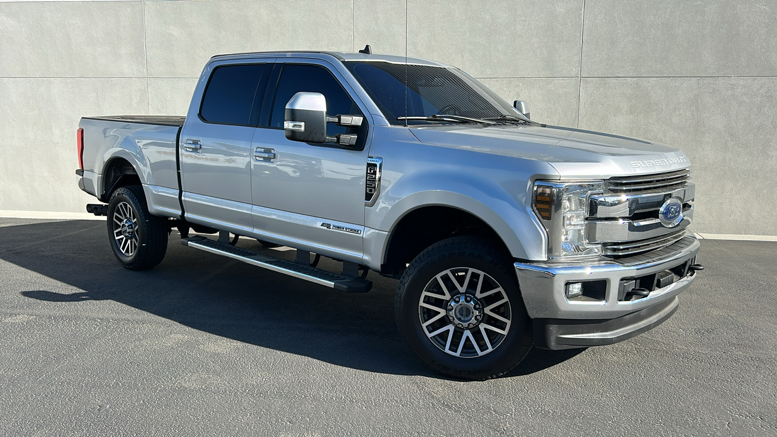 2019 Ford F-250SD Lariat 1