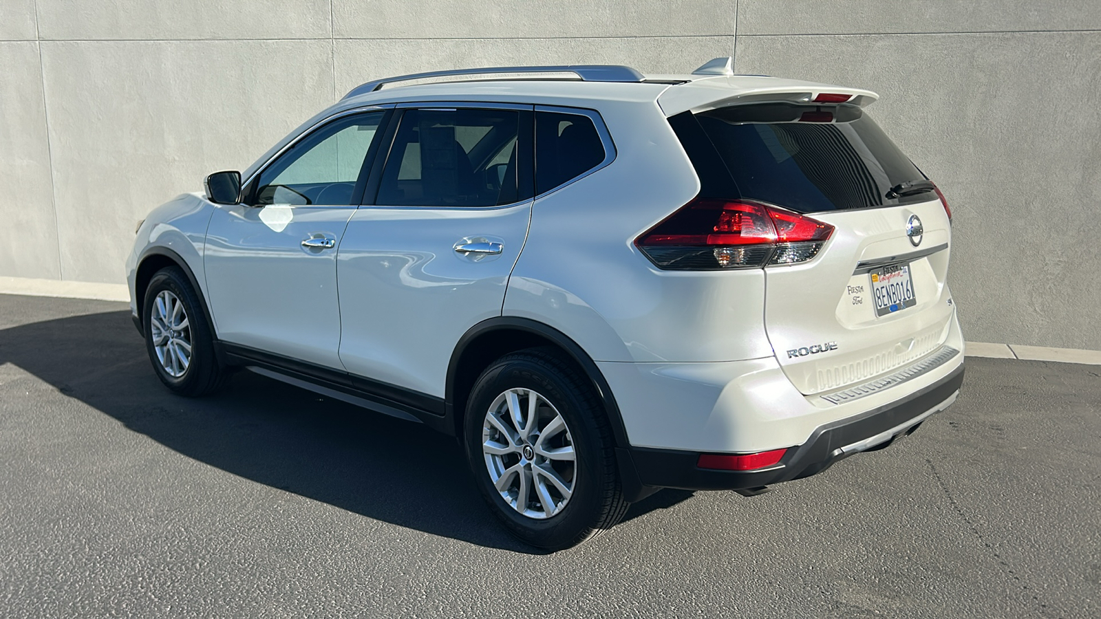 2018 Nissan Rogue SV 4