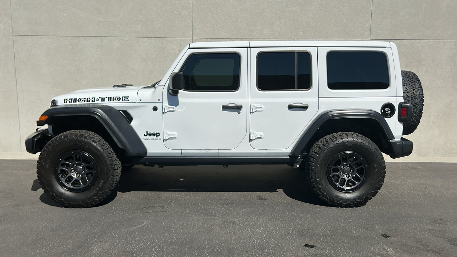 2023 Jeep Wrangler High Tide 5