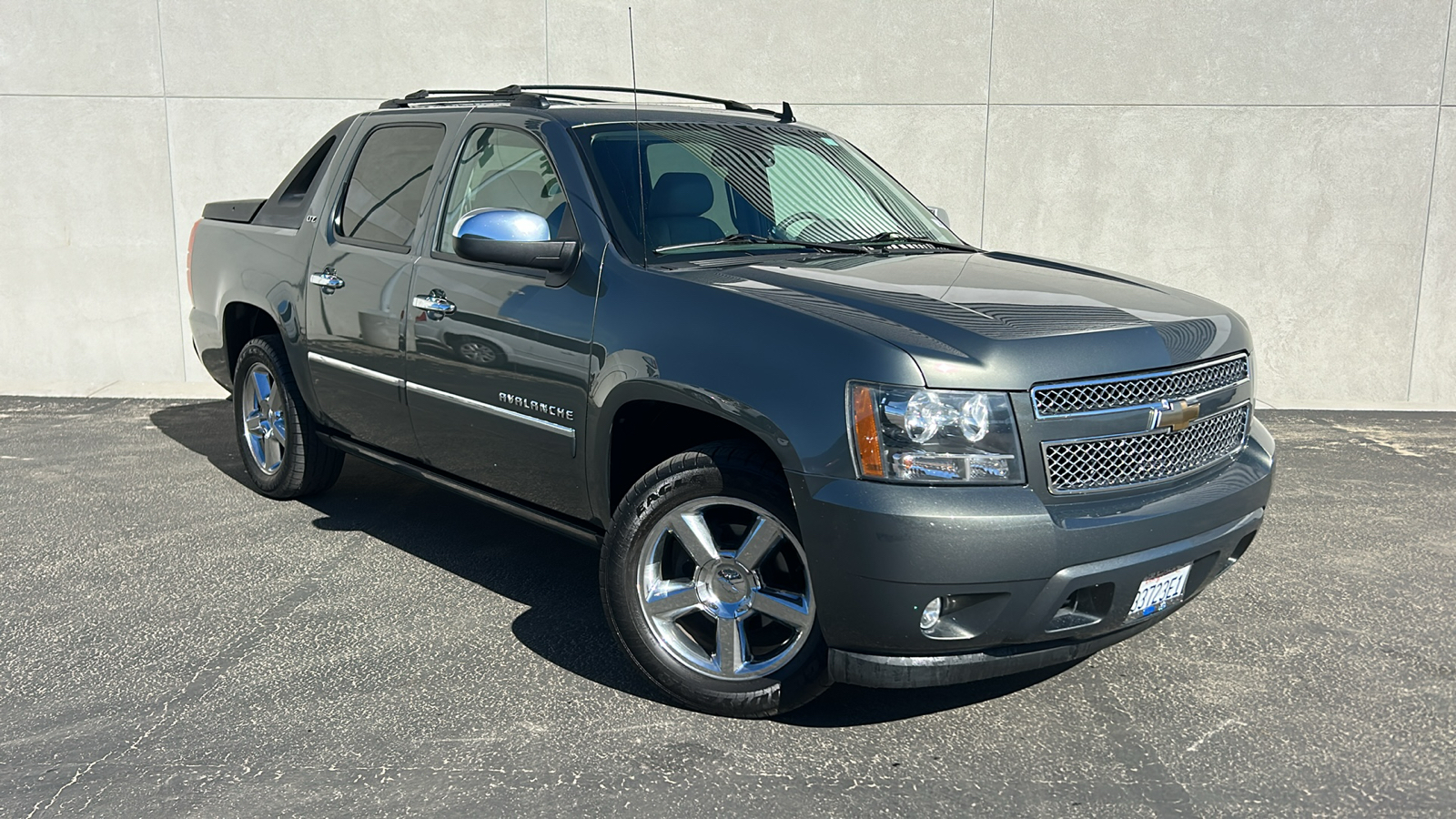 2011 Chevrolet Avalanche 1500 LTZ 1