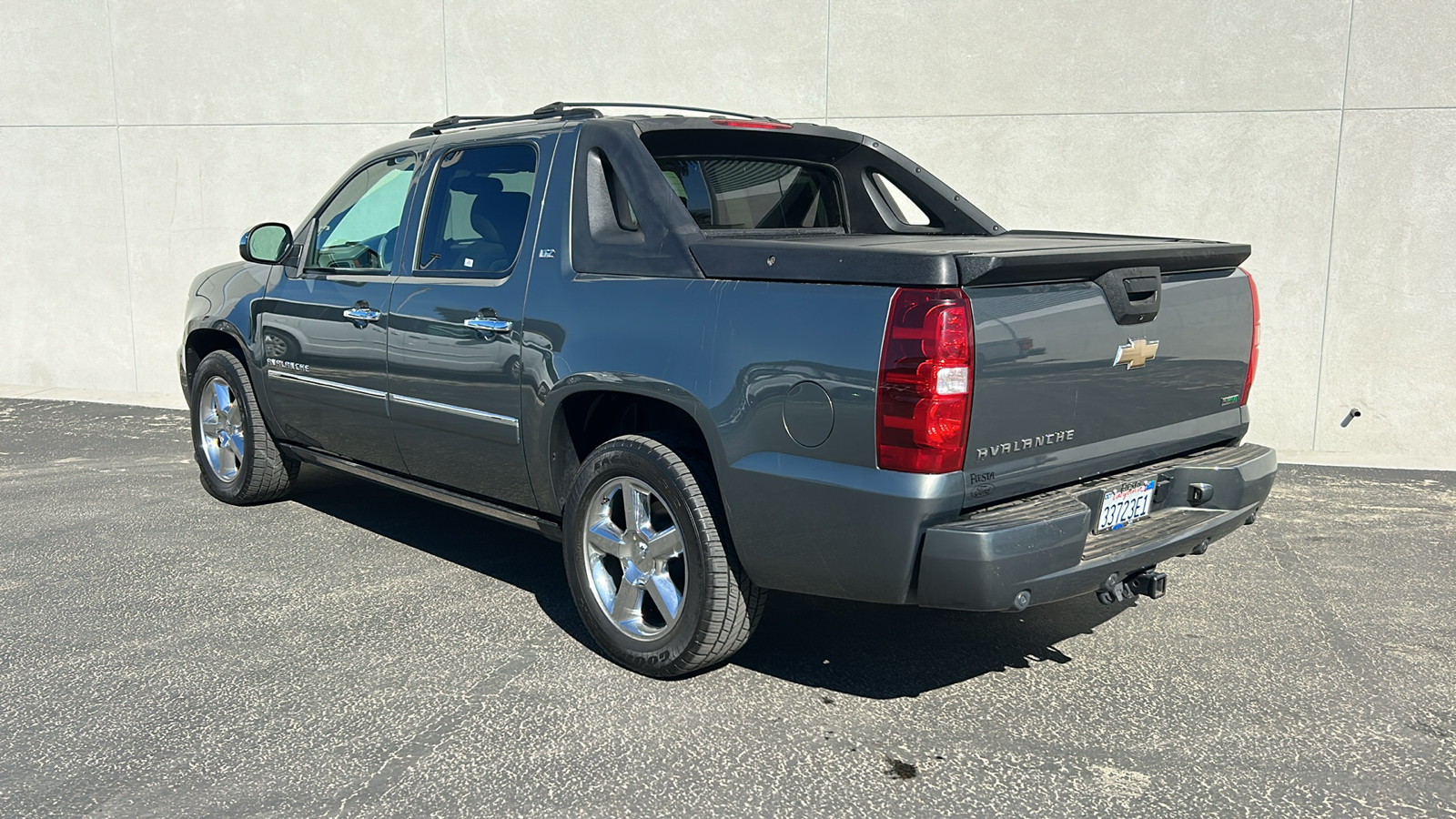 2011 Chevrolet Avalanche 1500 LTZ 4