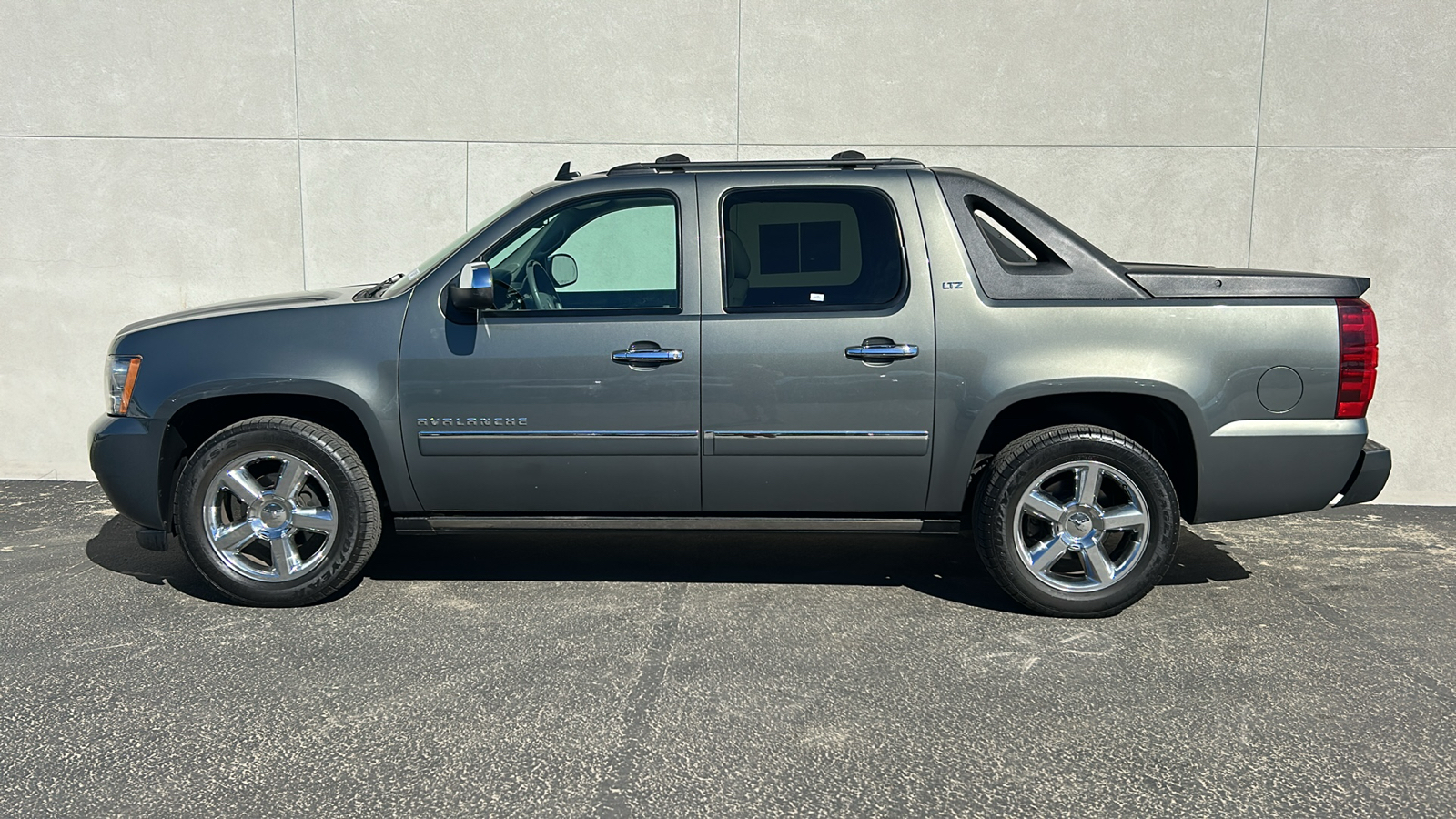 2011 Chevrolet Avalanche 1500 LTZ 5