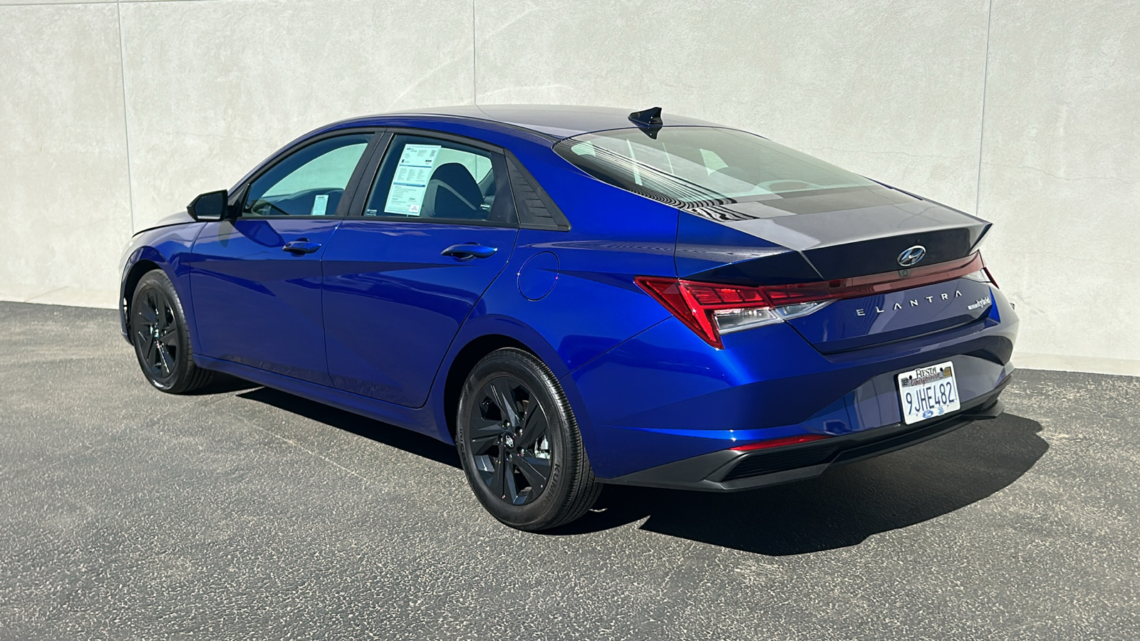 2023 Hyundai Elantra Hybrid Blue 4