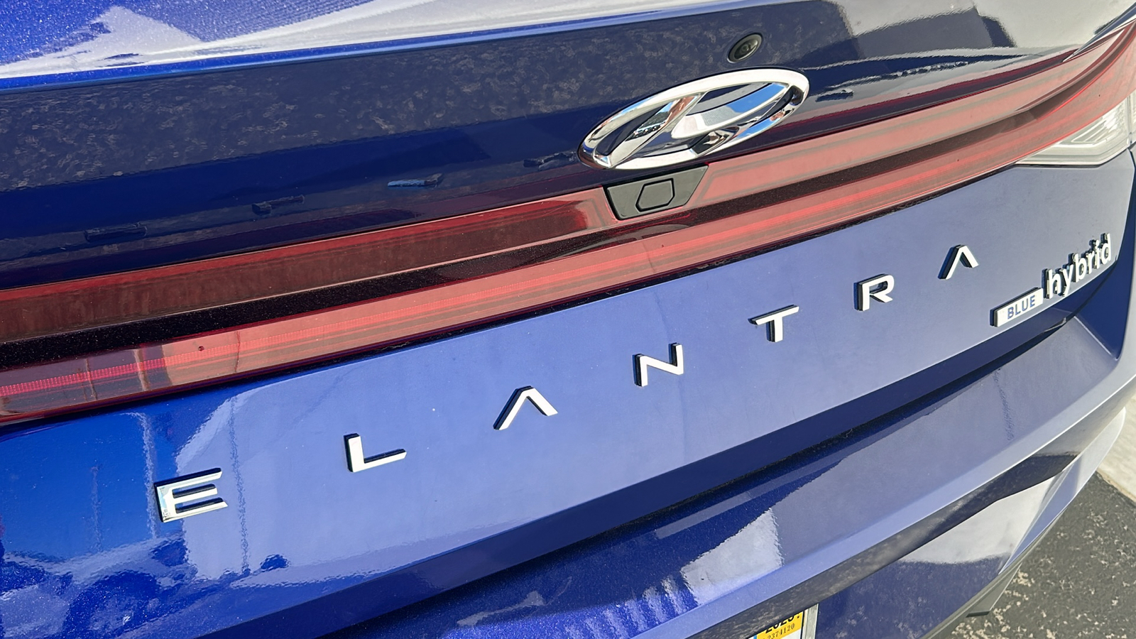 2023 Hyundai Elantra Hybrid Blue 7