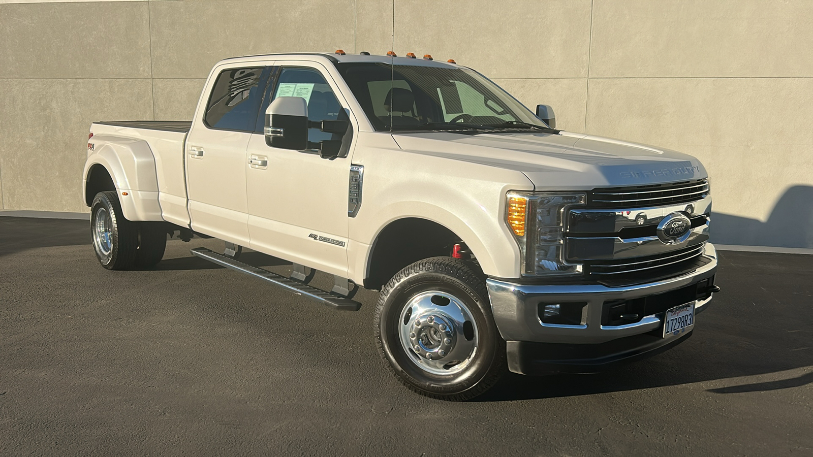 2017 Ford F-350SD Lariat 1