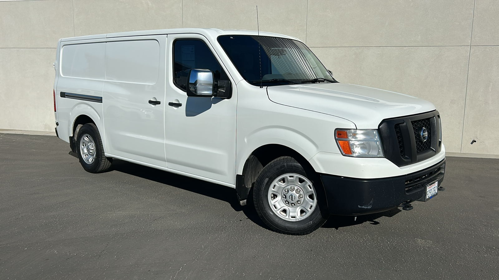 2016 Nissan NV2500 HD SV 1