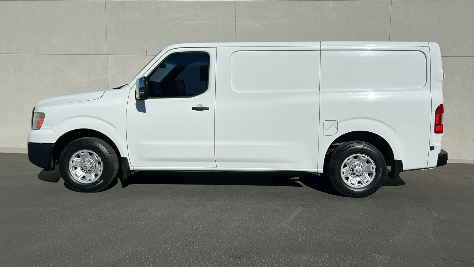 2016 Nissan NV2500 HD SV 5