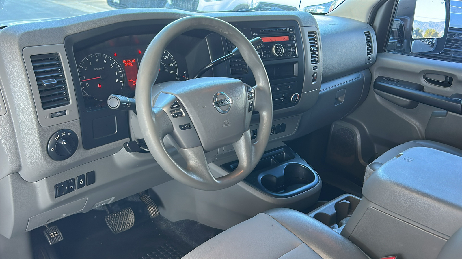 2016 Nissan NV2500 HD SV 9