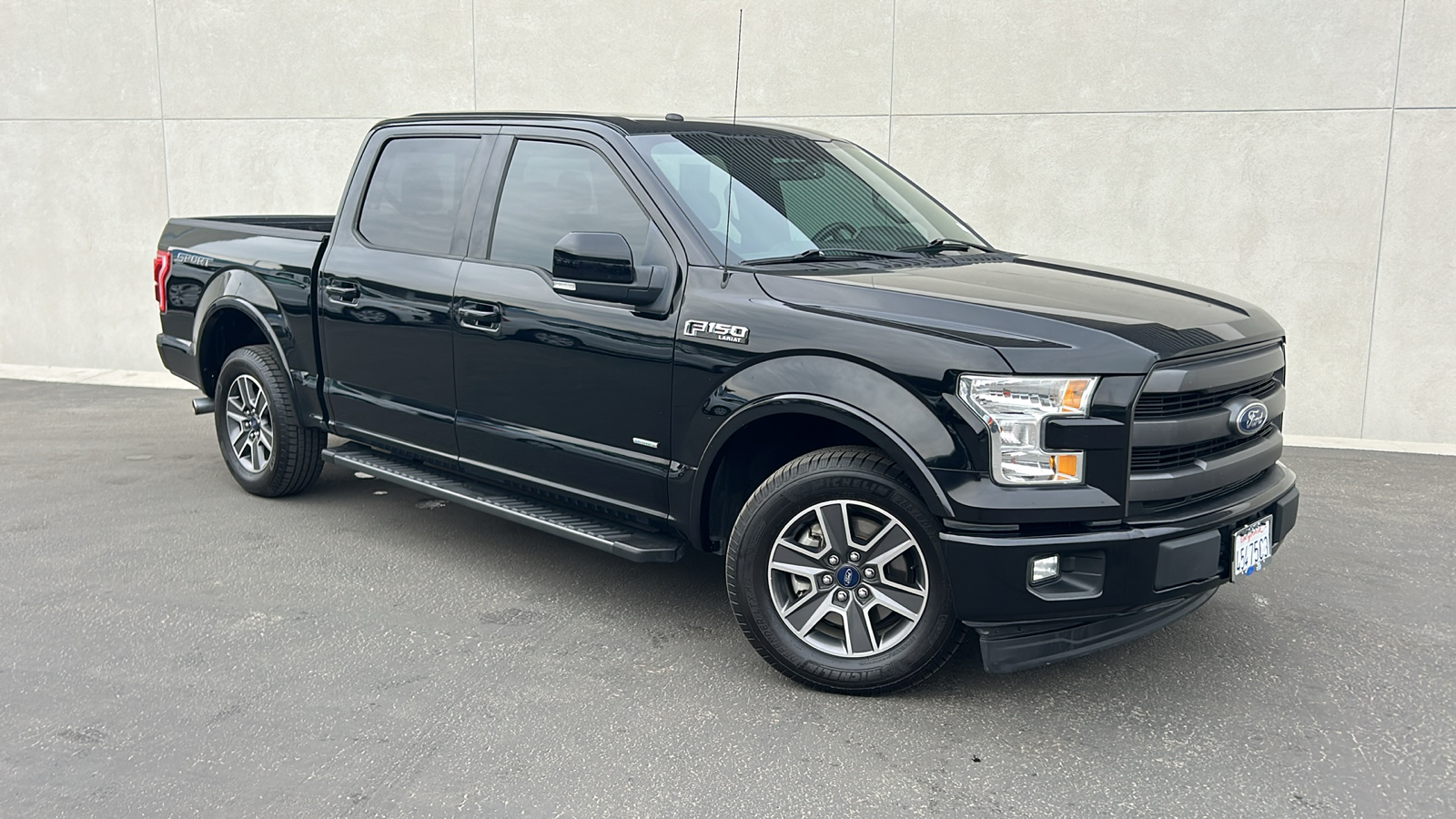 2017 Ford F-150 Lariat 1