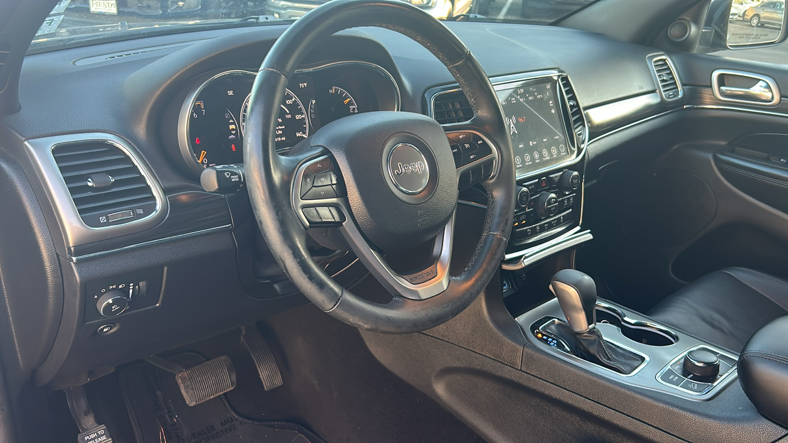 2019 Jeep Grand Cherokee Limited 24