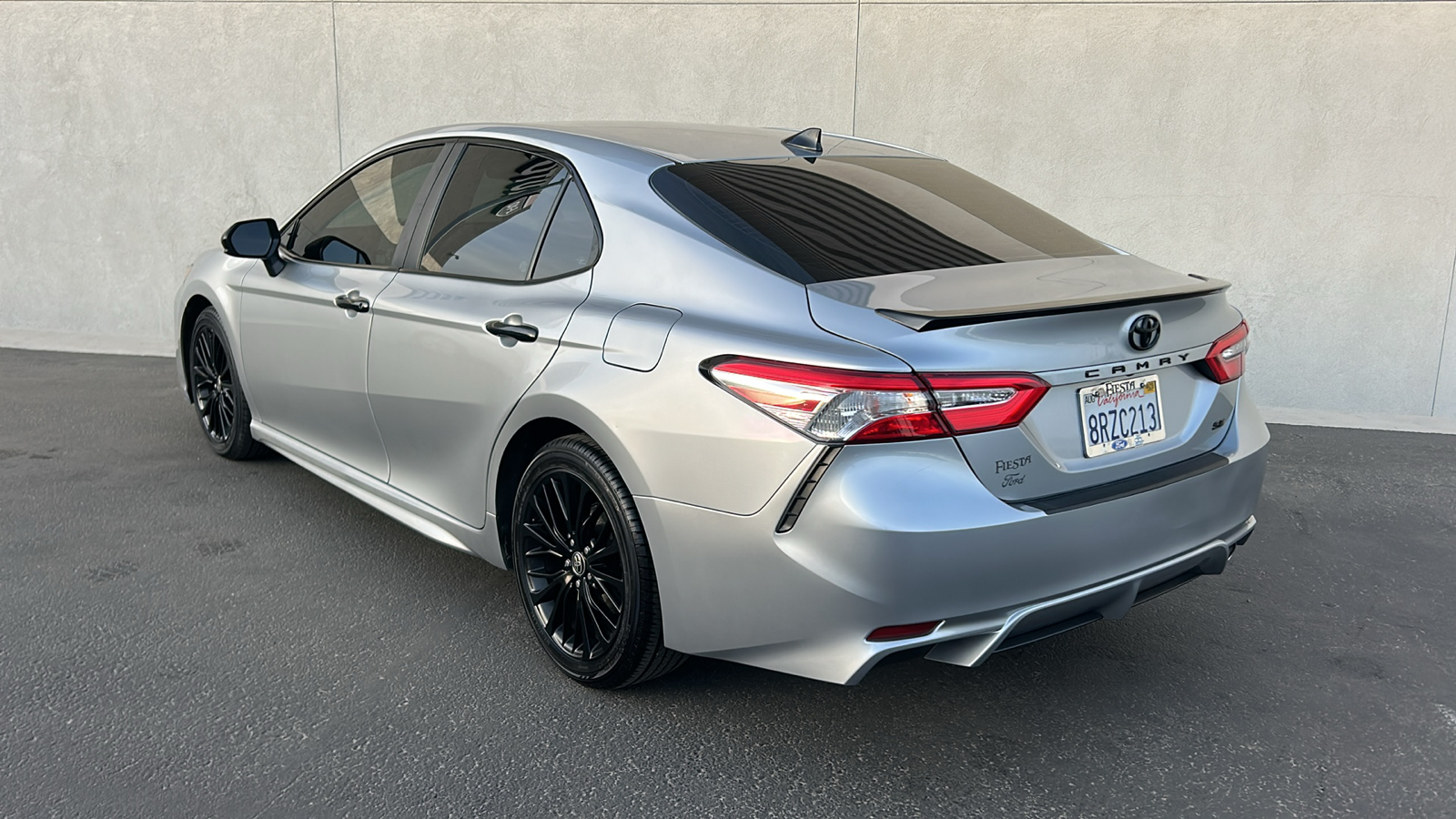 2020 Toyota Camry SE Nightshade 4