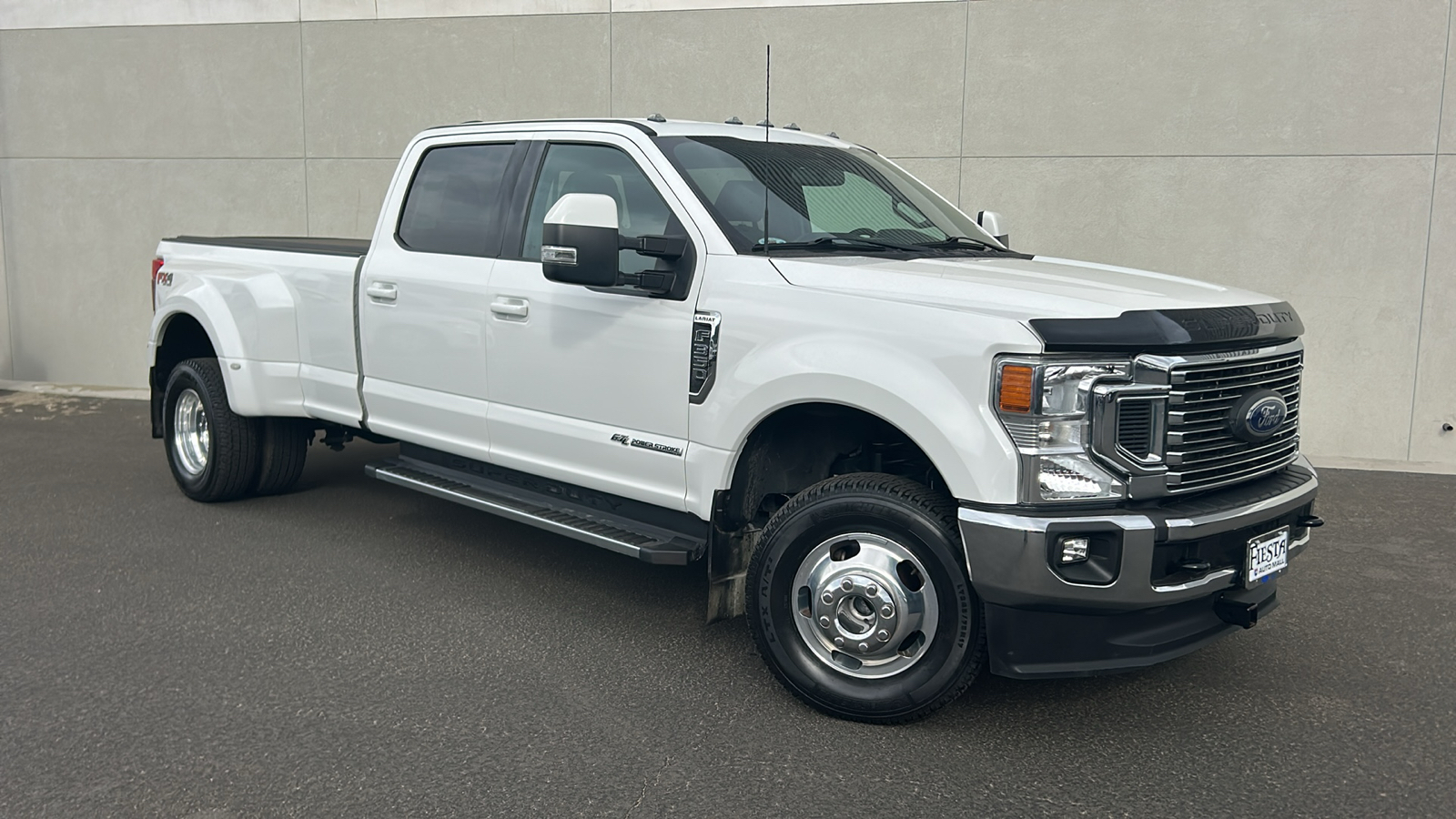 2022 Ford F-350SD Lariat 1