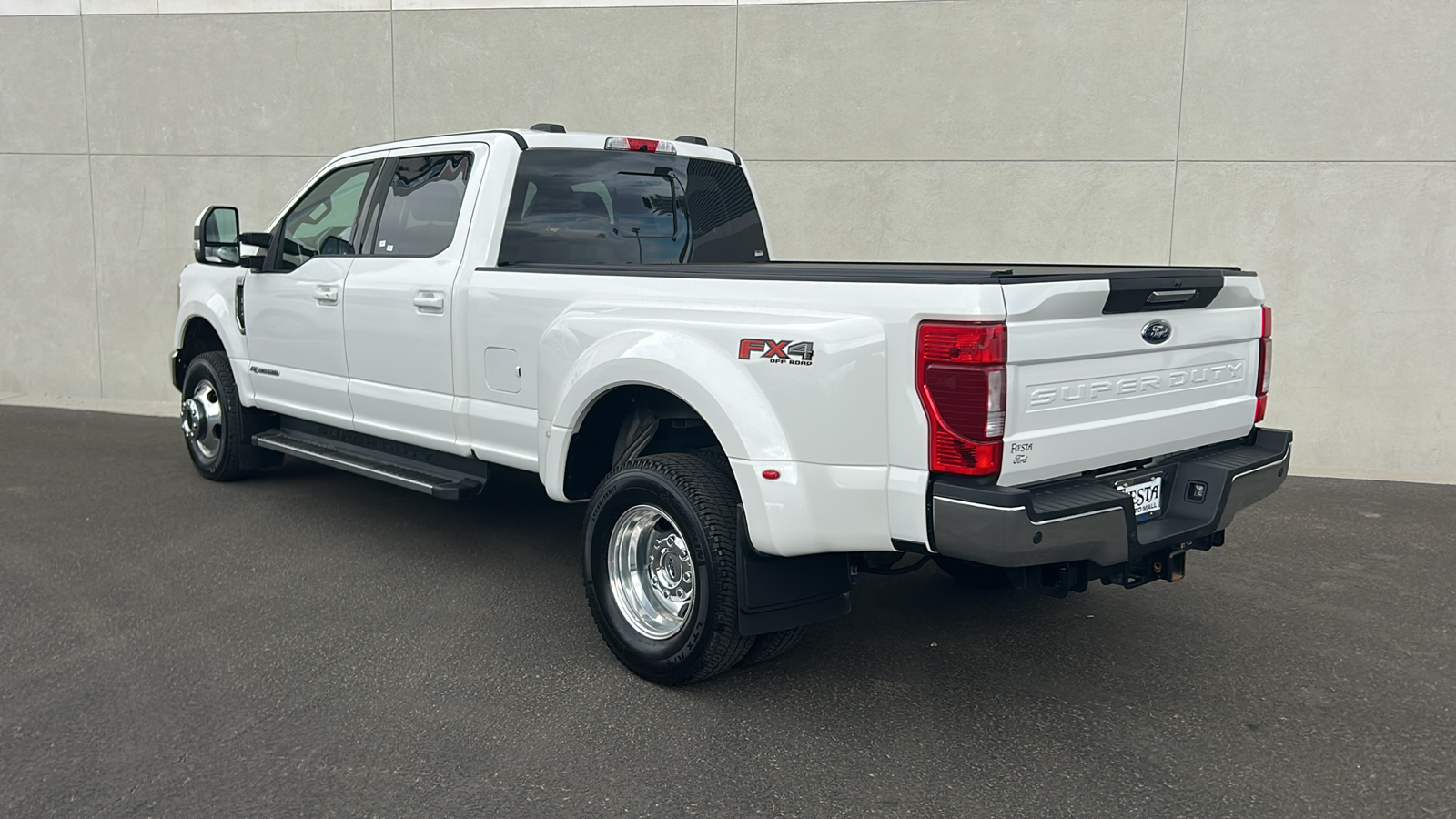 2022 Ford F-350SD Lariat 4