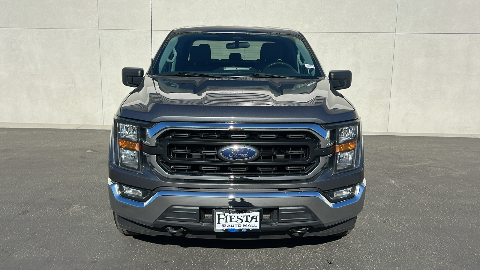 2023 Ford F-150 XLT 2