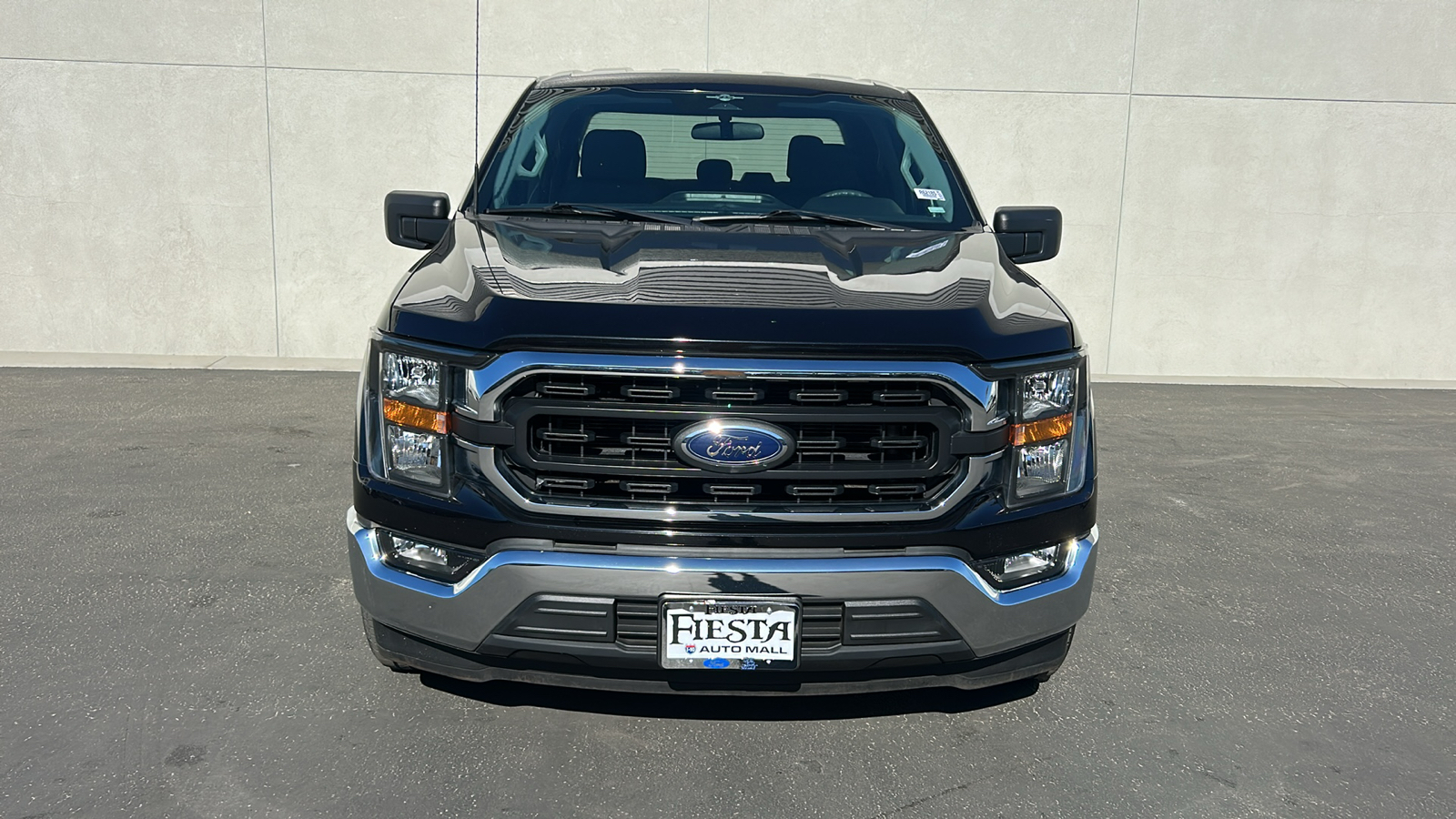 2023 Ford F-150 XLT 2