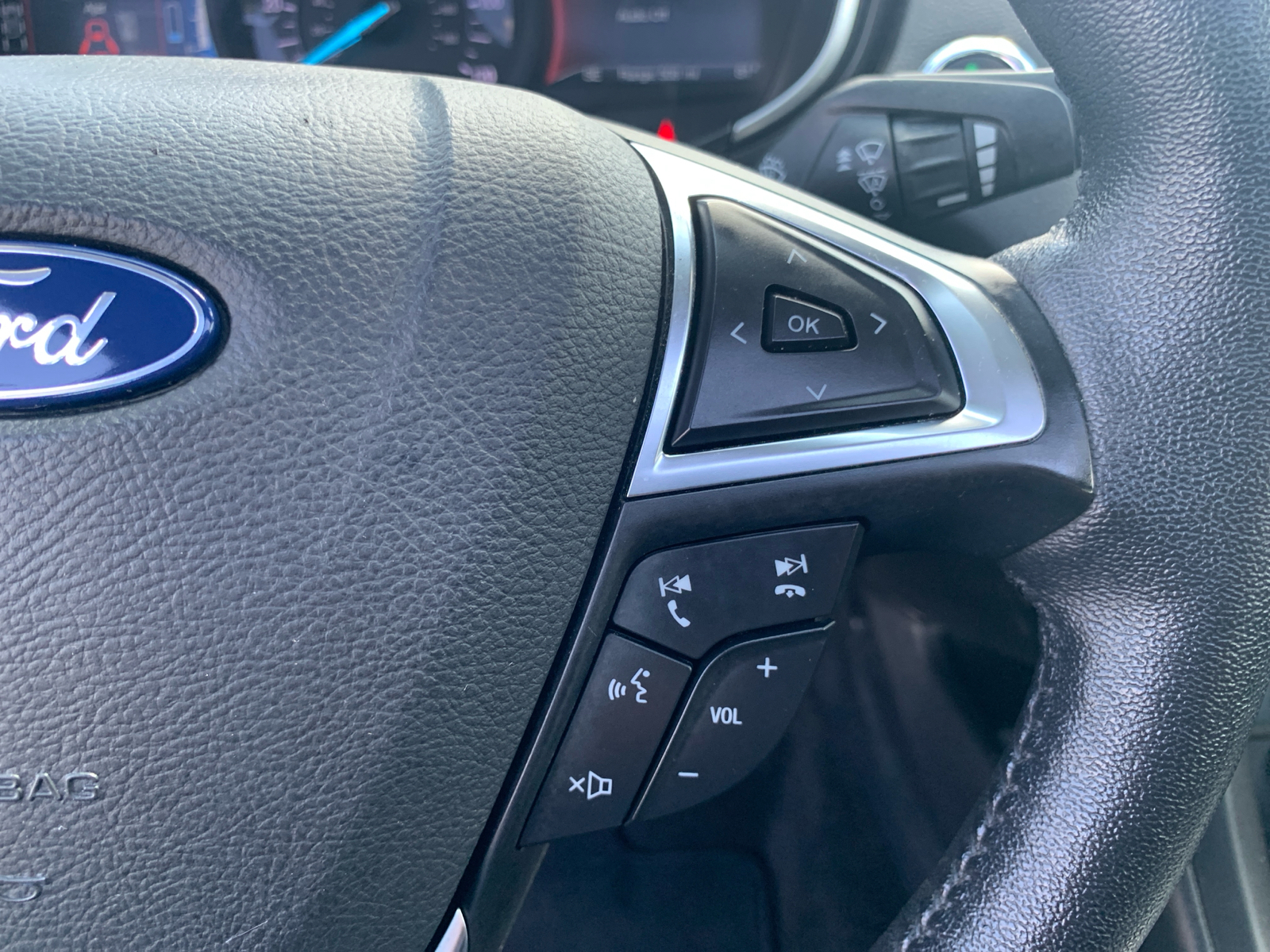 2019 Ford Fusion Energi Titanium 23