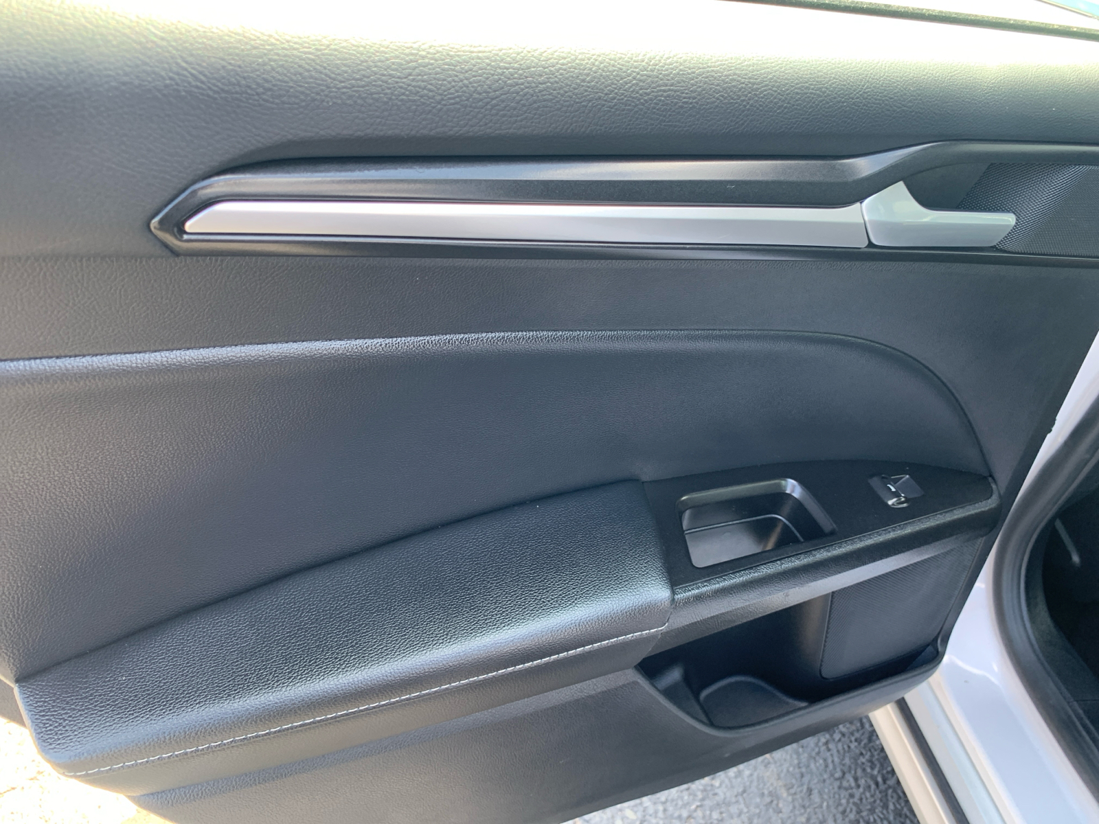 2019 Ford Fusion Energi Titanium 34