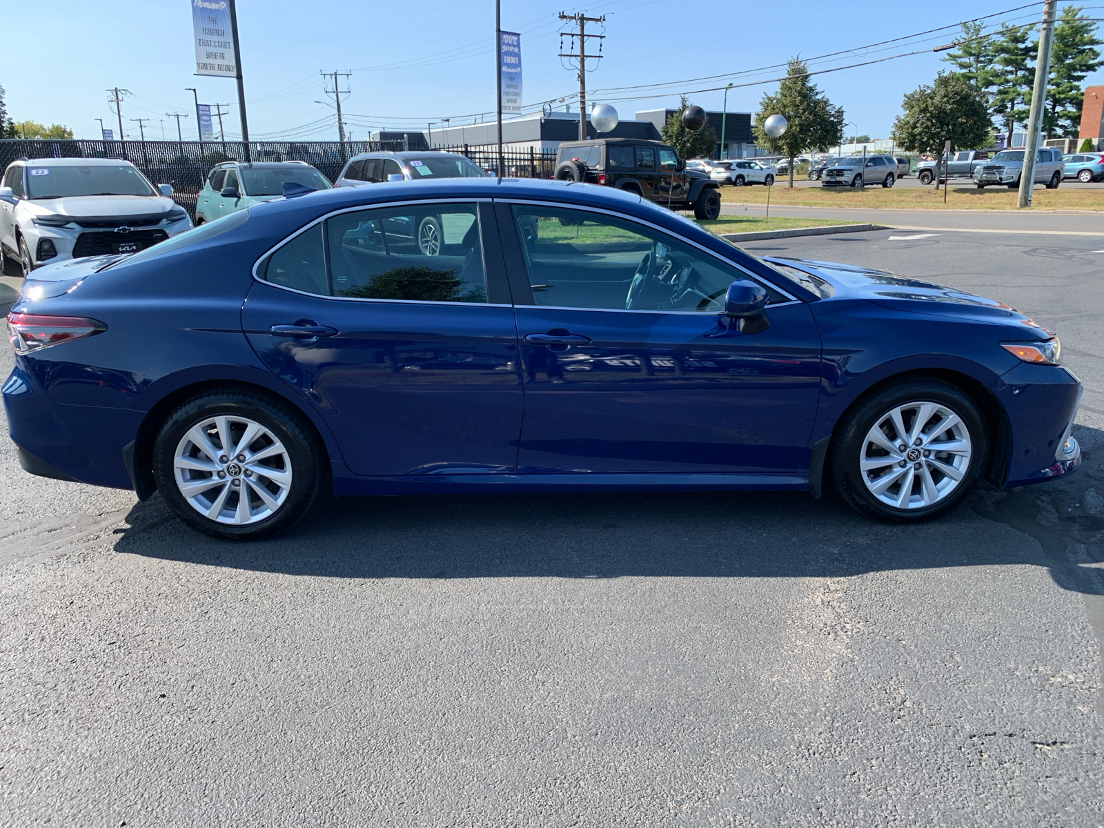 2023 Toyota Camry LE 2