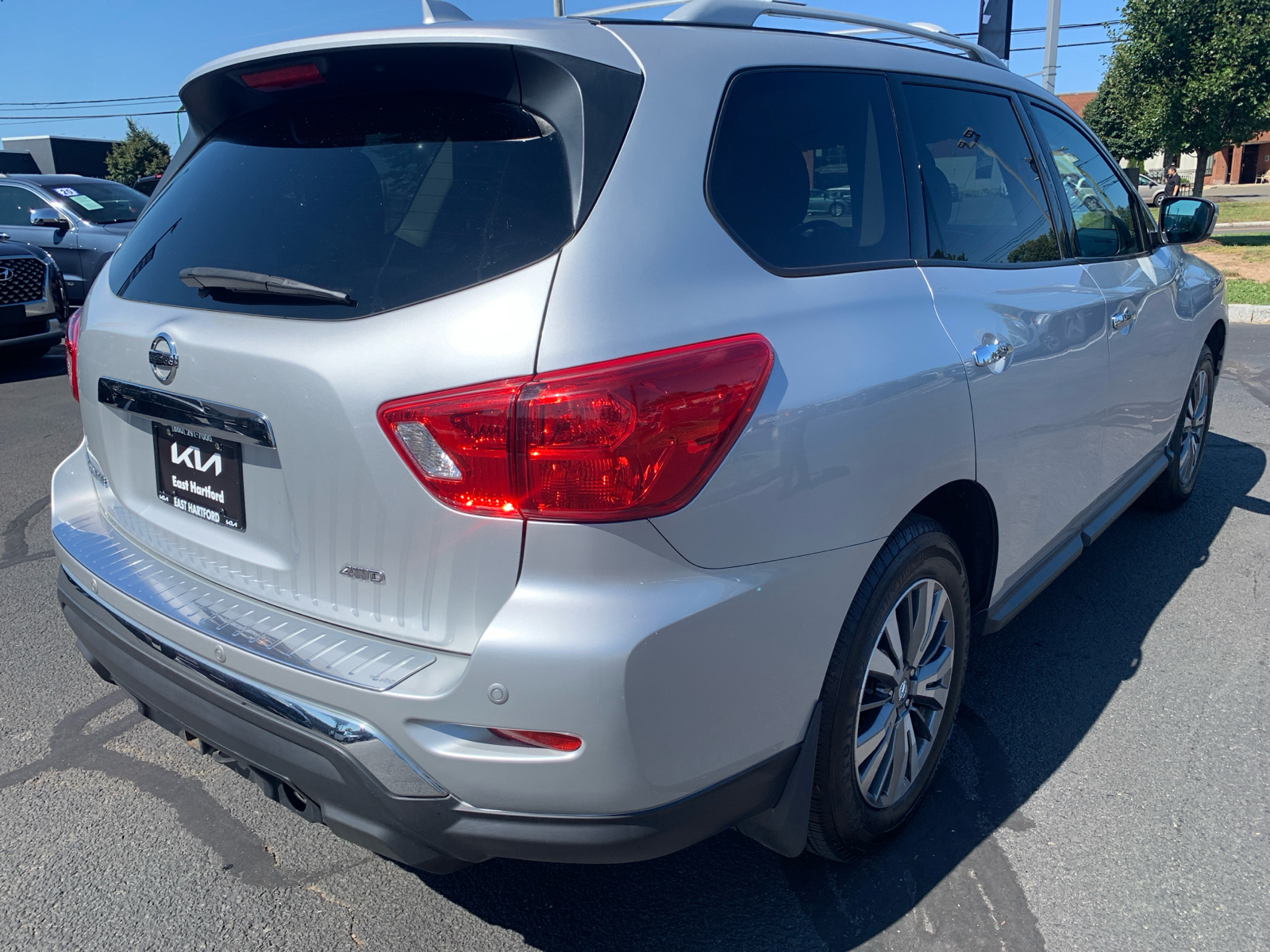 2020 Nissan Pathfinder S 3