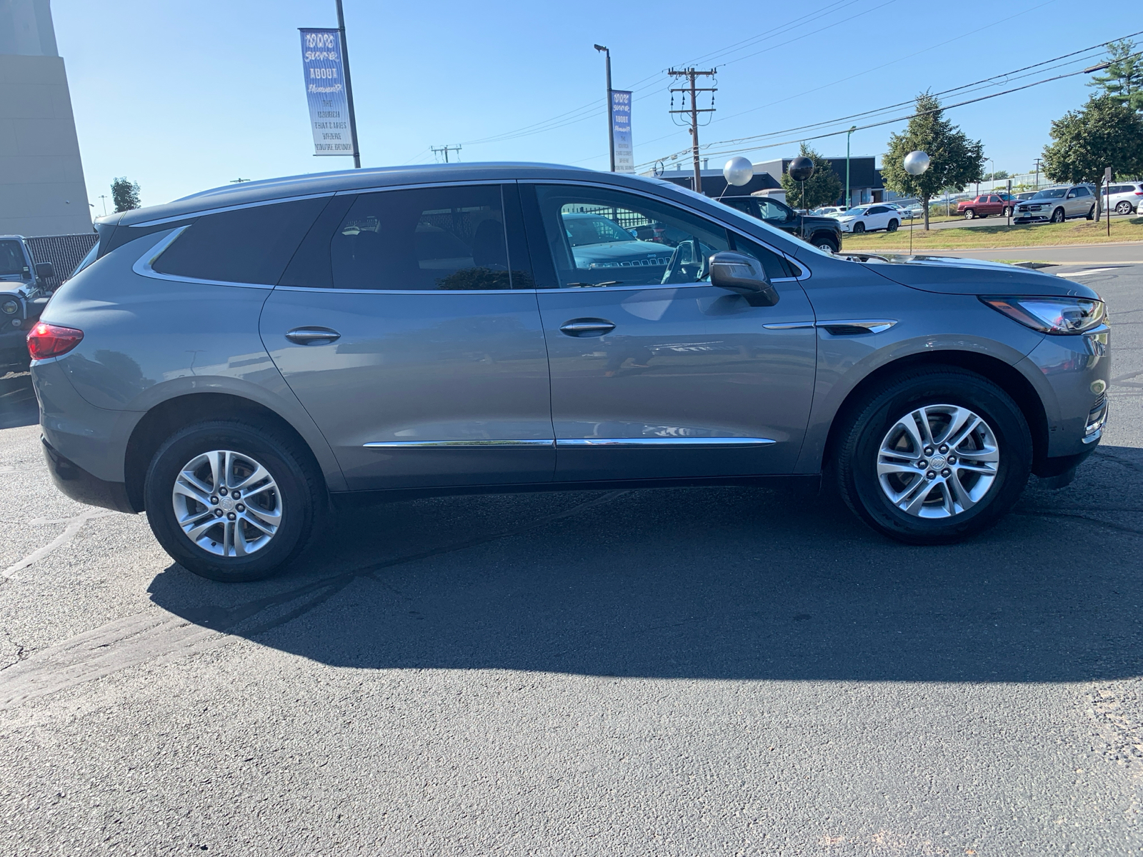 2020 Buick Enclave Essence 2