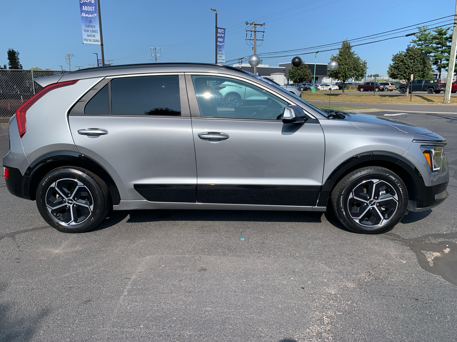 2023 Kia Niro SX 2