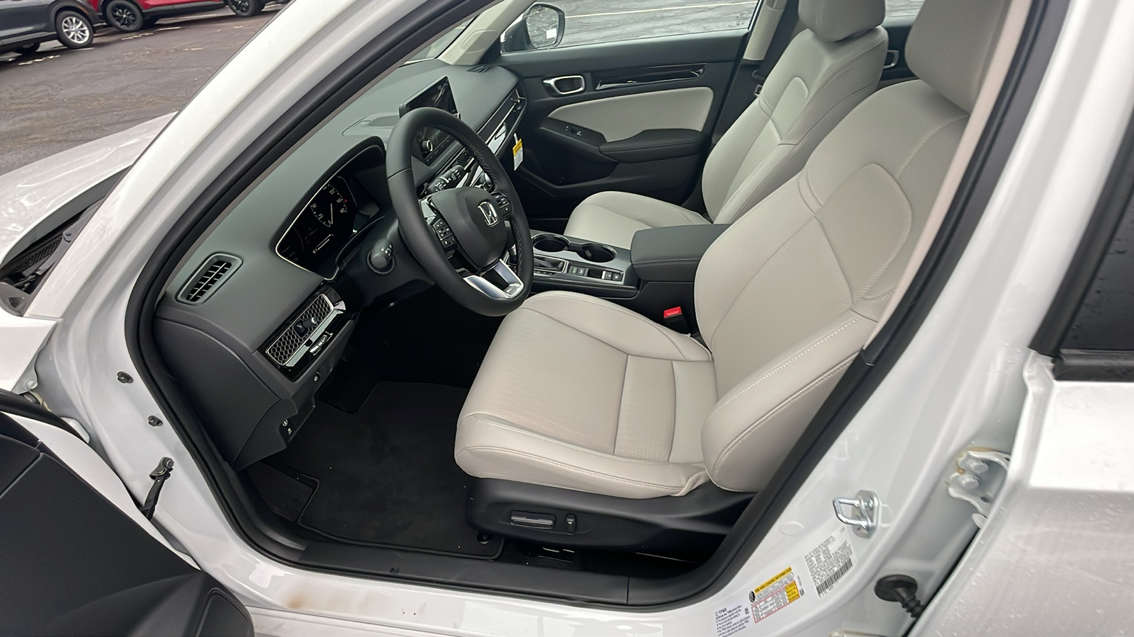 2024 Honda Civic Hatchback EX-L 11