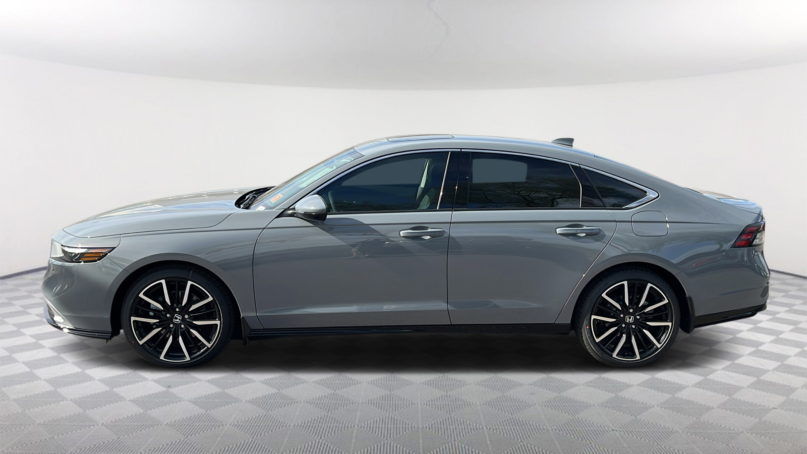 2024 Honda Accord Hybrid Touring 8