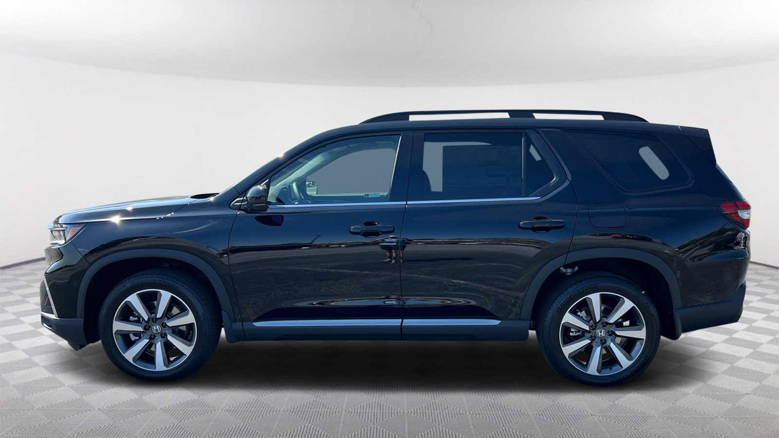 2025 Honda Pilot Touring 4