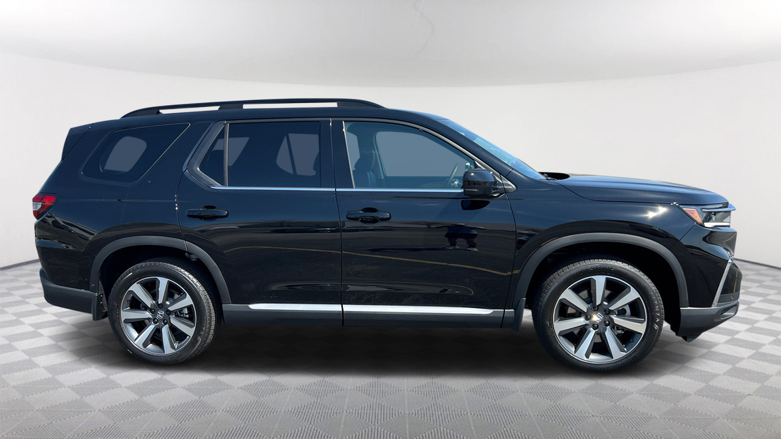 2025 Honda Pilot Touring 8