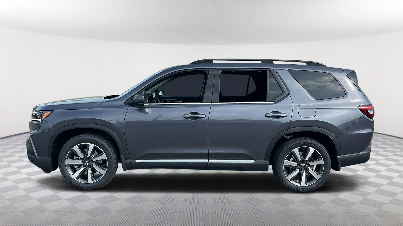 2025 Honda Pilot Touring 4