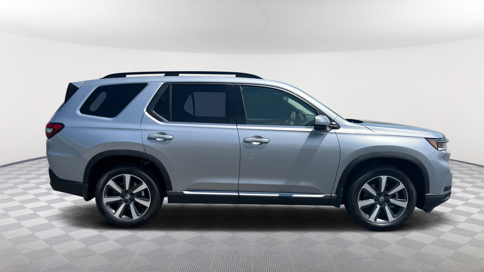 2025 Honda Pilot Touring 9