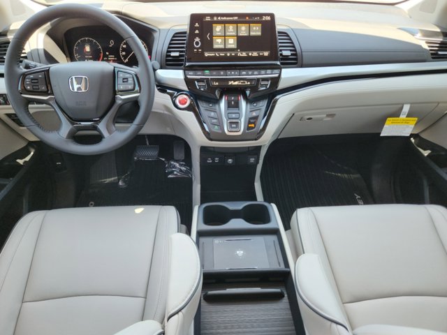 2025 Honda Odyssey Touring 16