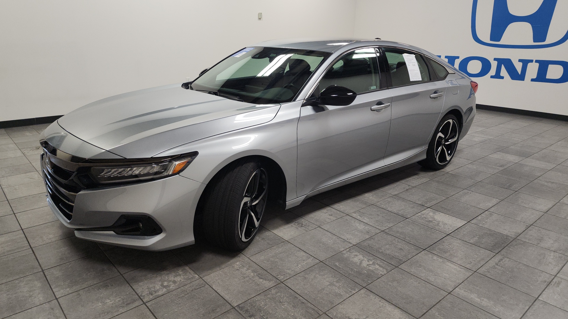 2022 Honda Accord Sedan Sport SE 4