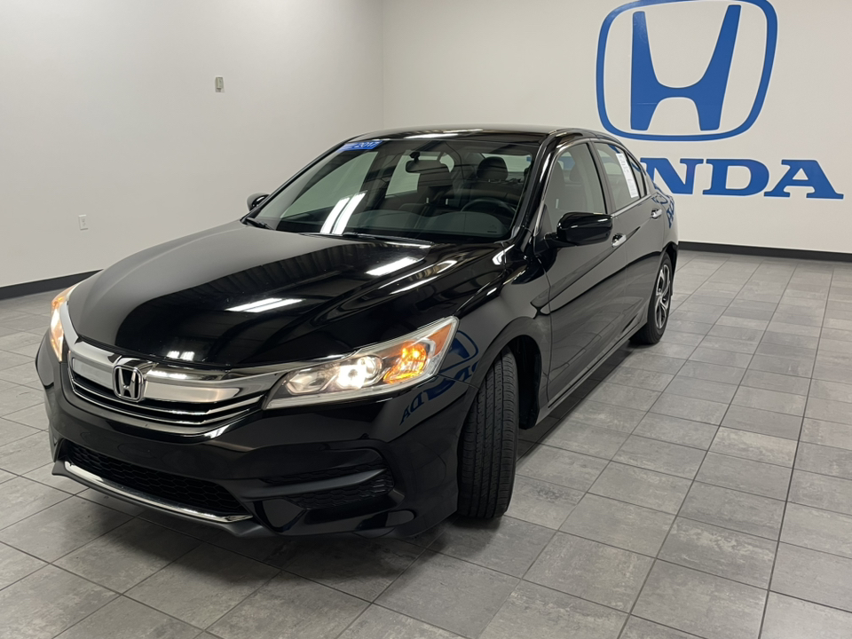 2017 Honda Accord Sedan LX 5