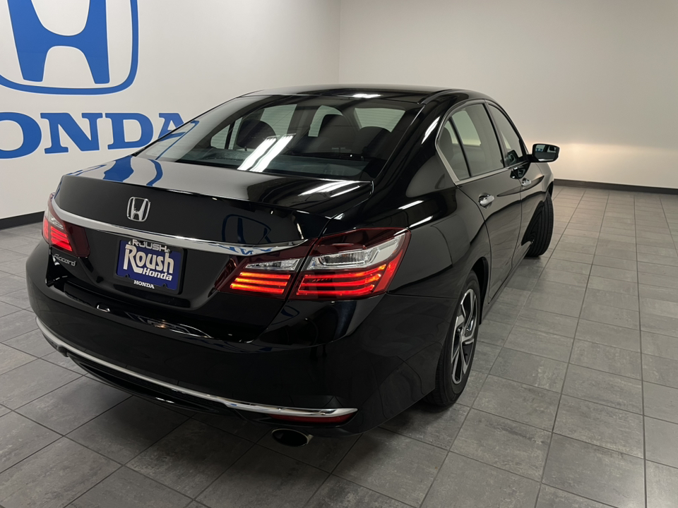 2017 Honda Accord Sedan LX 32