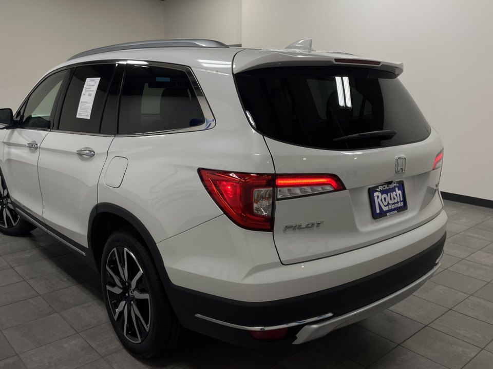 2022 Honda Pilot Touring 7-Passenger 29