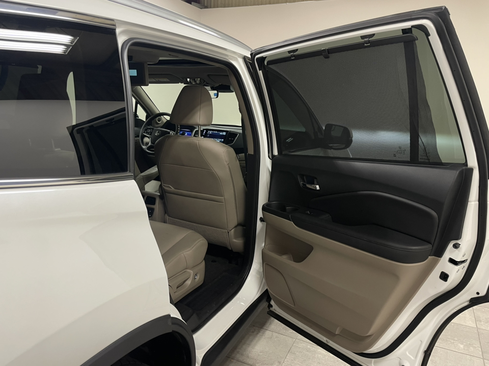 2022 Honda Pilot Touring 7-Passenger 36