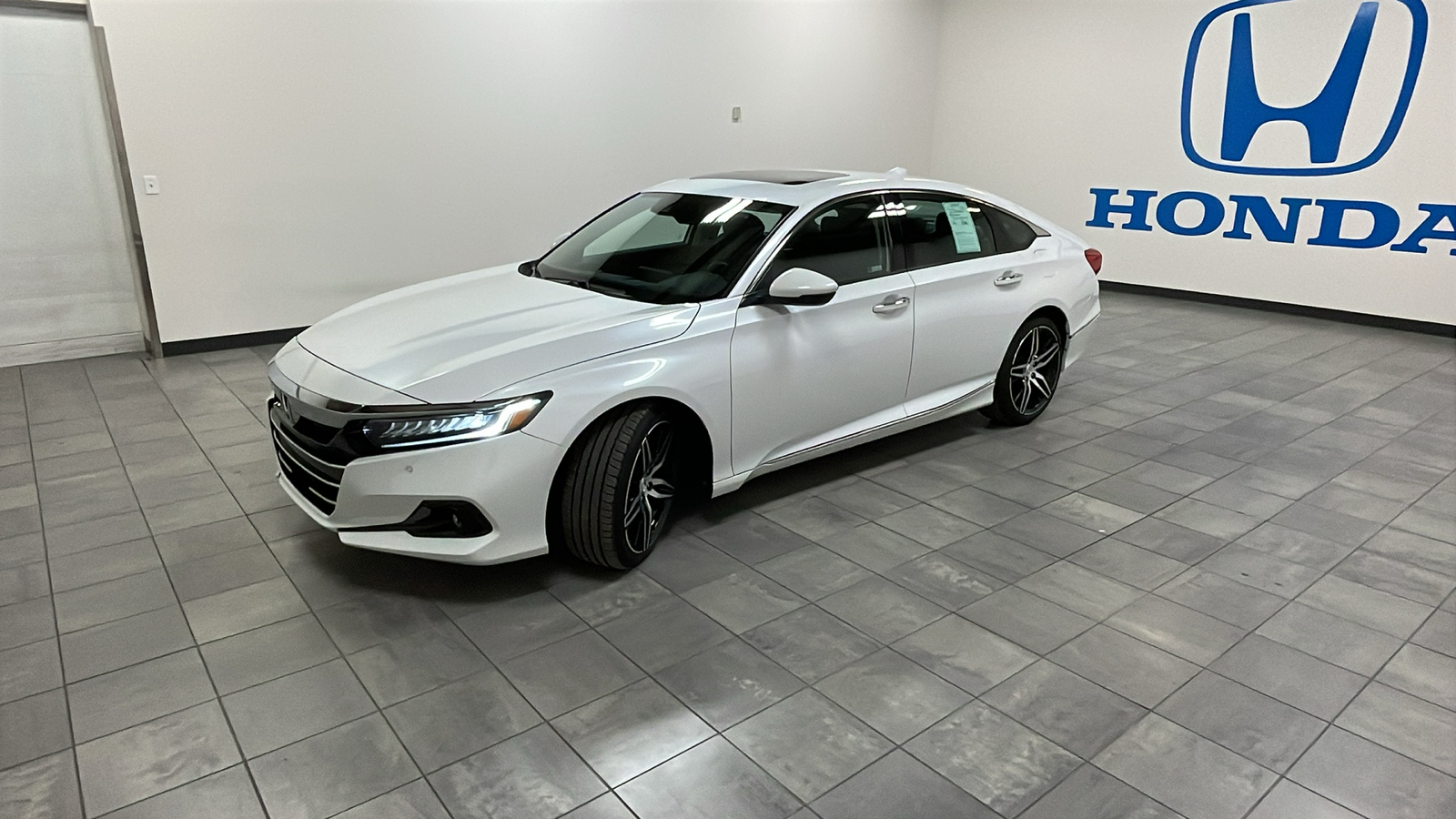 2021 Honda Accord Sedan Touring 3