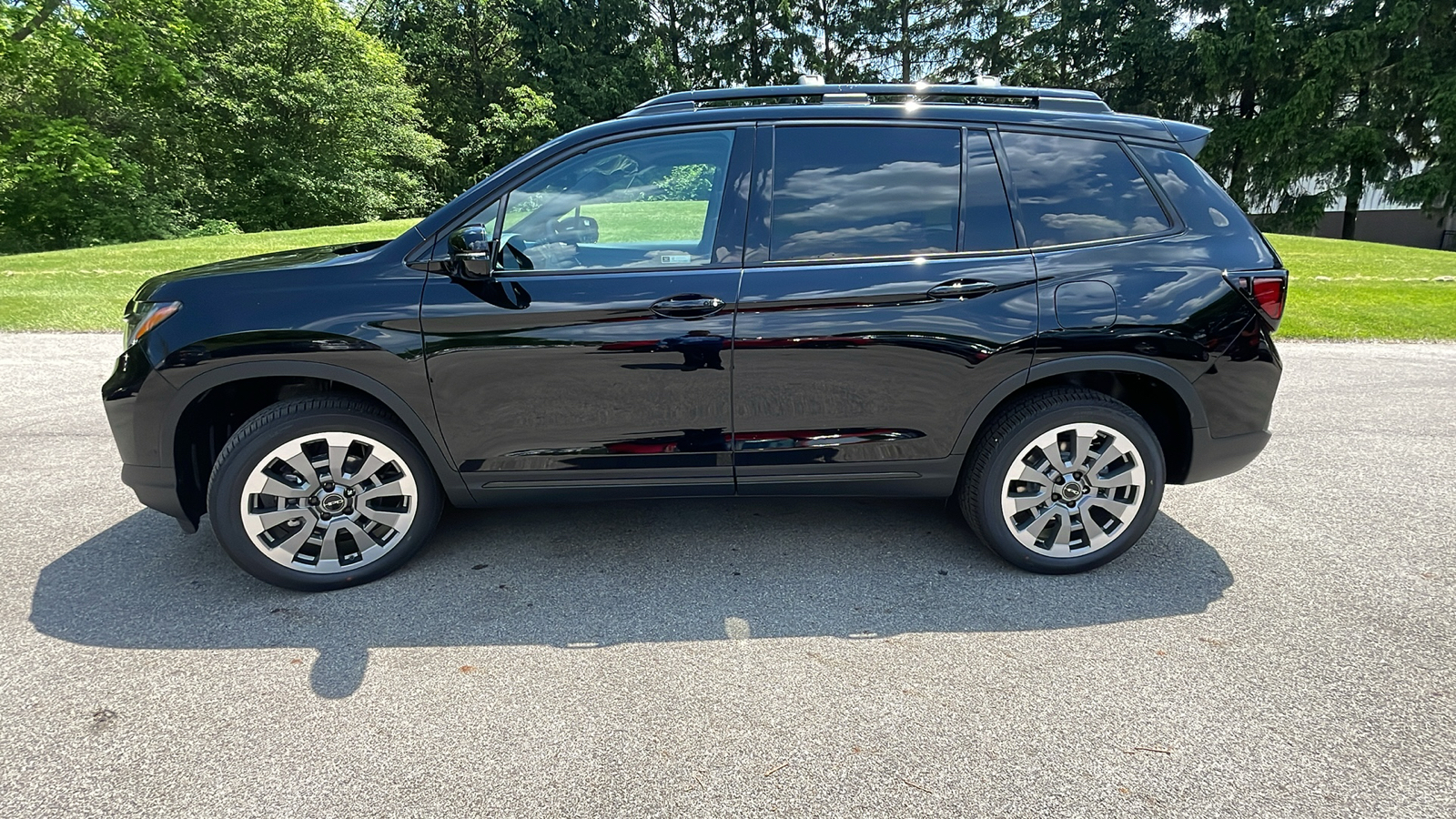 2024 Honda Passport Black Edition 3