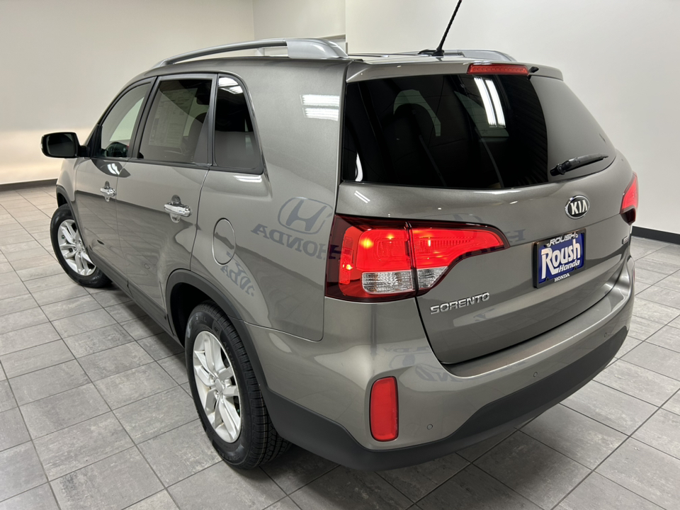 2015 Kia Sorento LX 8