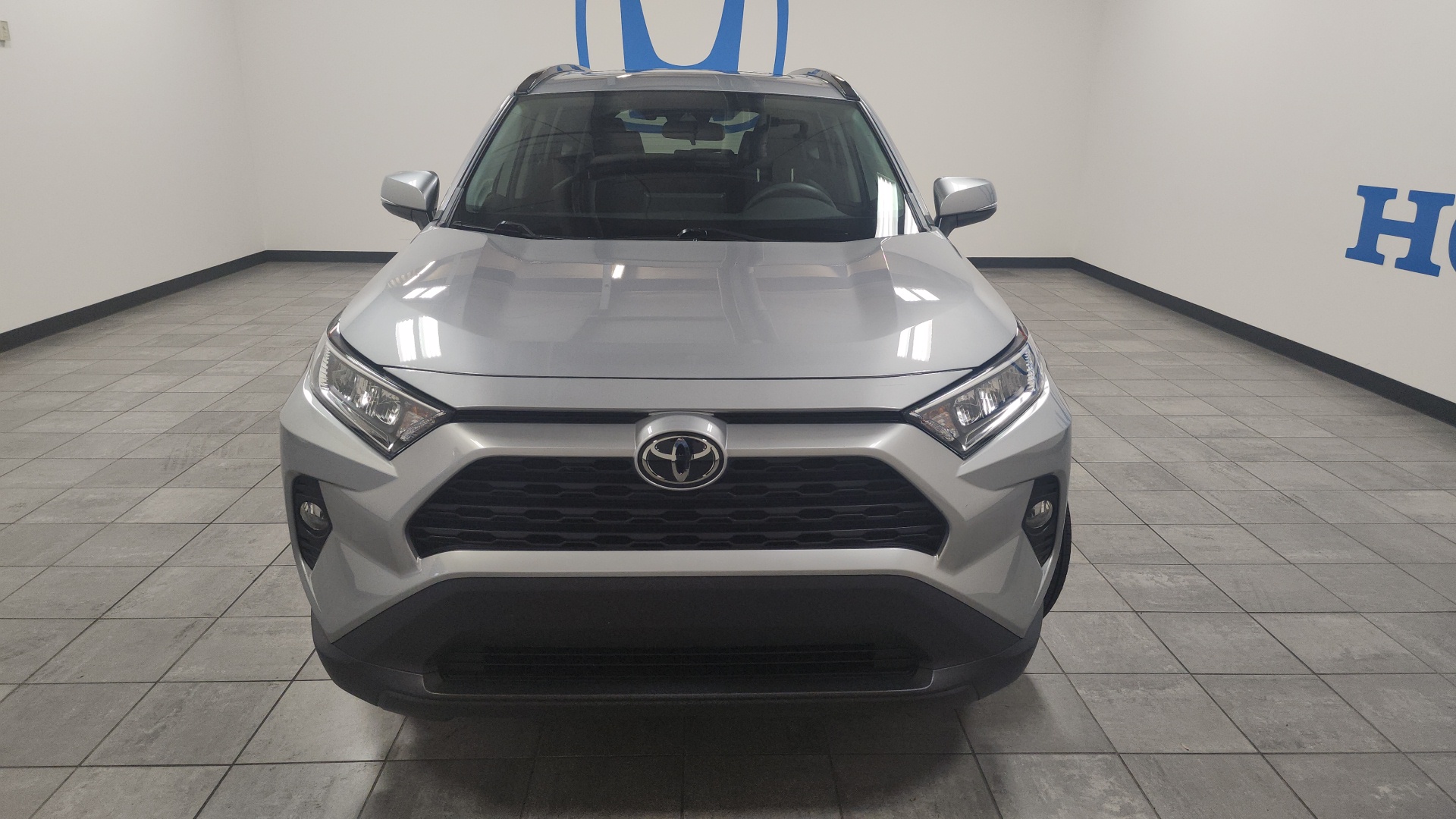 2021 Toyota RAV4 XLE Premium 3