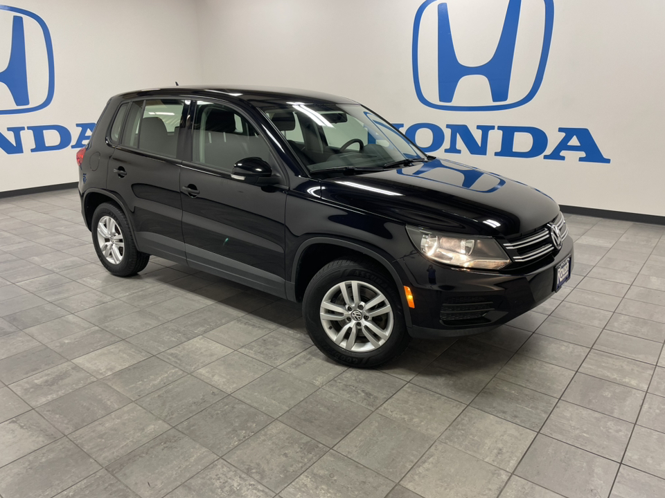 2012 Volkswagen Tiguan  1