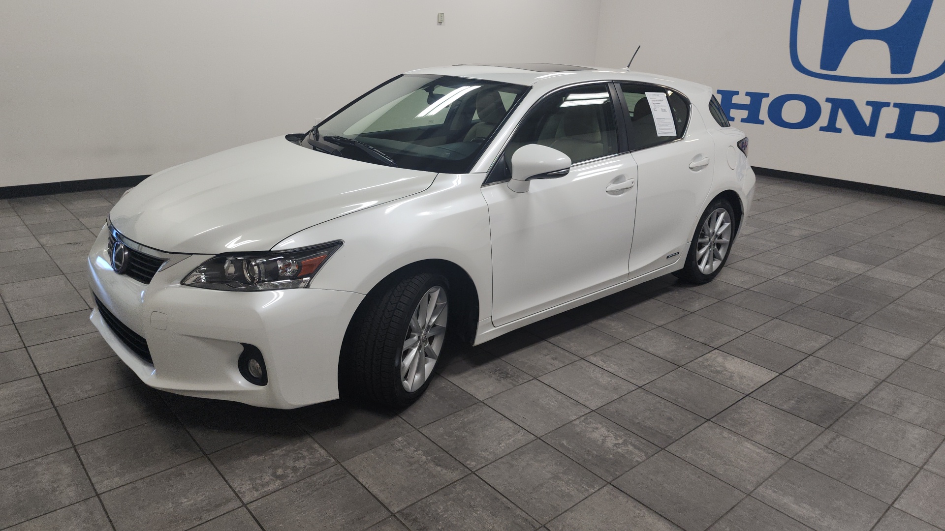 2011 Lexus CT200h  4